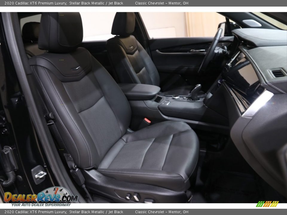 Front Seat of 2020 Cadillac XT6 Premium Luxury Photo #16