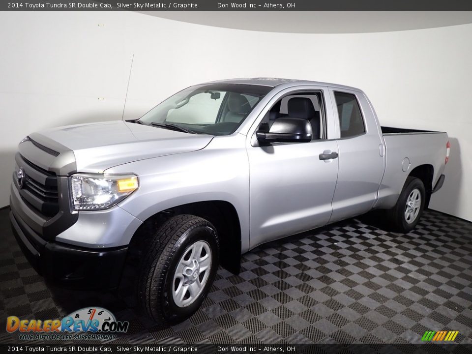 Front 3/4 View of 2014 Toyota Tundra SR Double Cab Photo #7