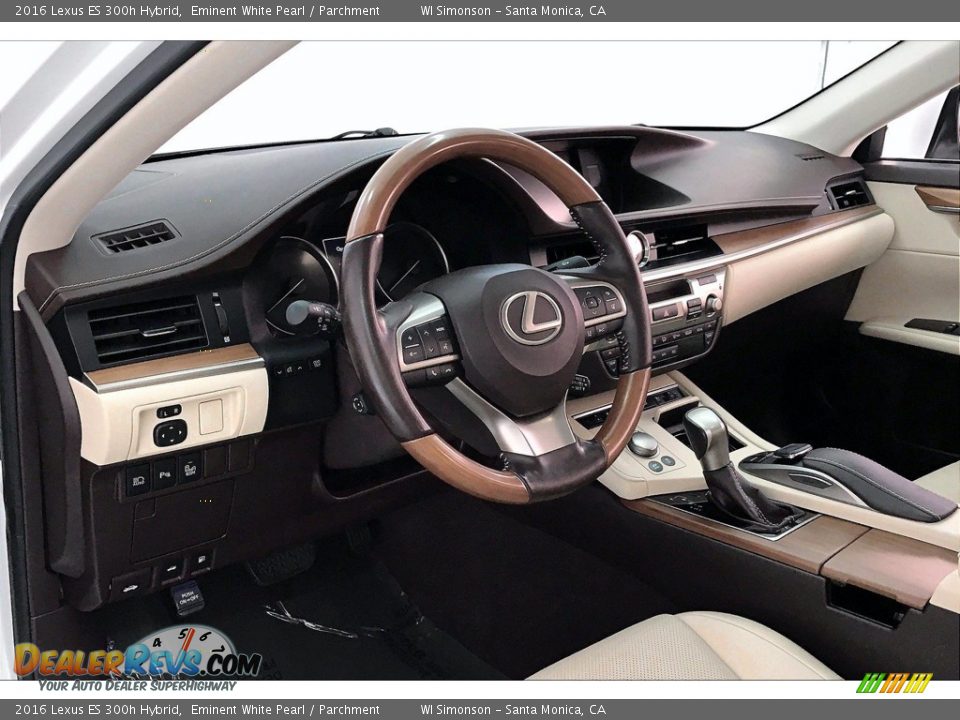 Front Seat of 2016 Lexus ES 300h Hybrid Photo #22