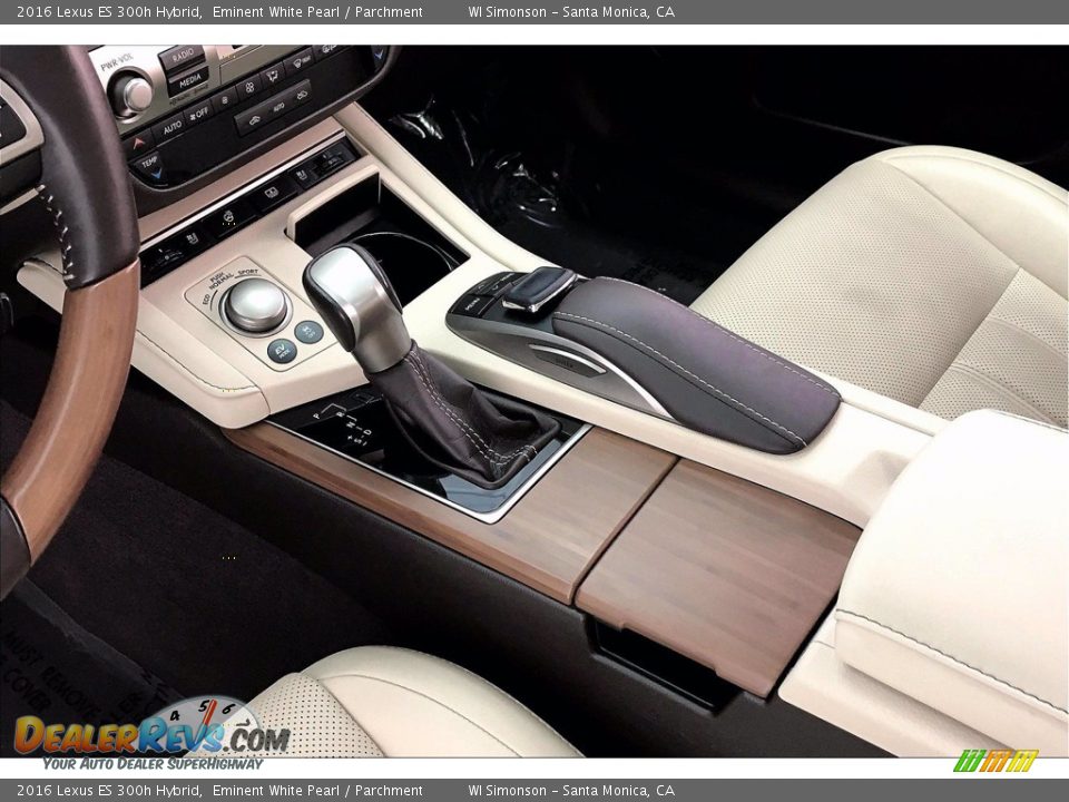 2016 Lexus ES 300h Hybrid Shifter Photo #23