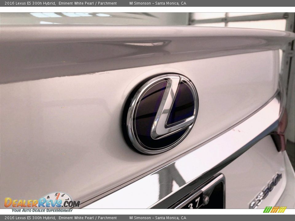2016 Lexus ES 300h Hybrid Eminent White Pearl / Parchment Photo #27