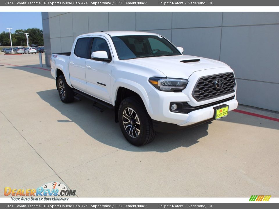 Front 3/4 View of 2021 Toyota Tacoma TRD Sport Double Cab 4x4 Photo #2