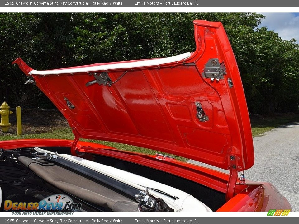 1965 Chevrolet Corvette Sting Ray Convertible Rally Red / White Photo #13