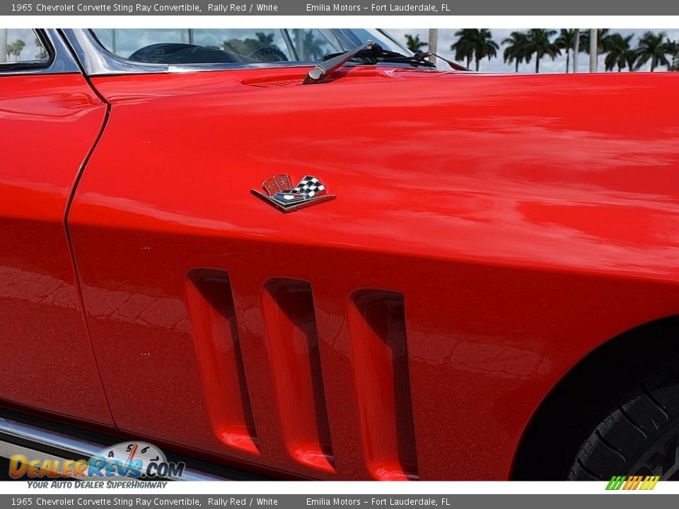 1965 Chevrolet Corvette Sting Ray Convertible Rally Red / White Photo #25