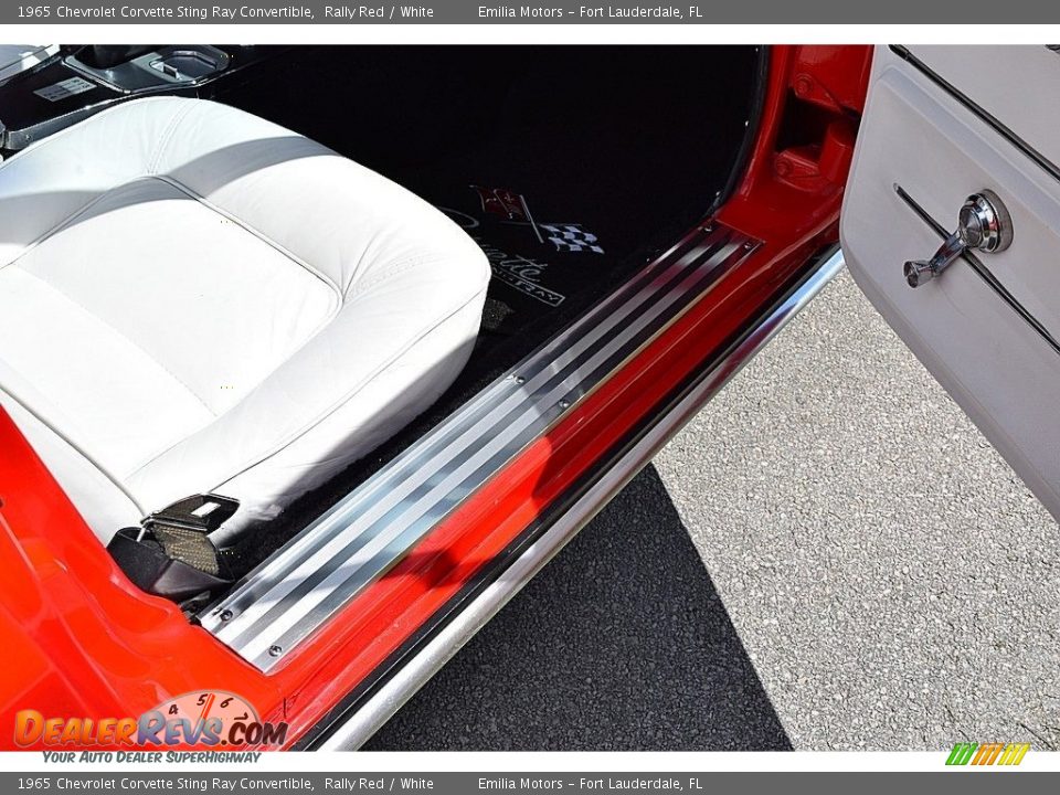 1965 Chevrolet Corvette Sting Ray Convertible Rally Red / White Photo #39