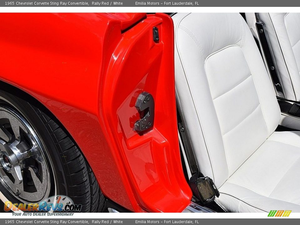 1965 Chevrolet Corvette Sting Ray Convertible Rally Red / White Photo #41