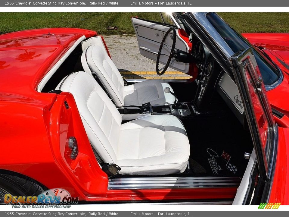 Front Seat of 1965 Chevrolet Corvette Sting Ray Convertible Photo #42