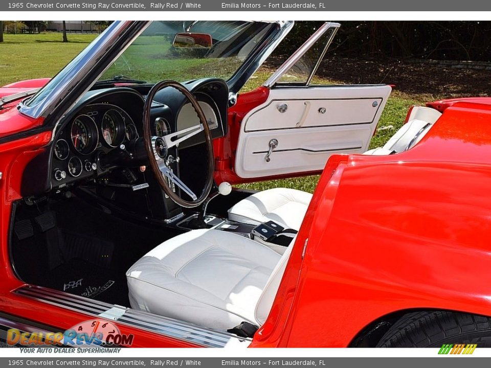 1965 Chevrolet Corvette Sting Ray Convertible Rally Red / White Photo #46