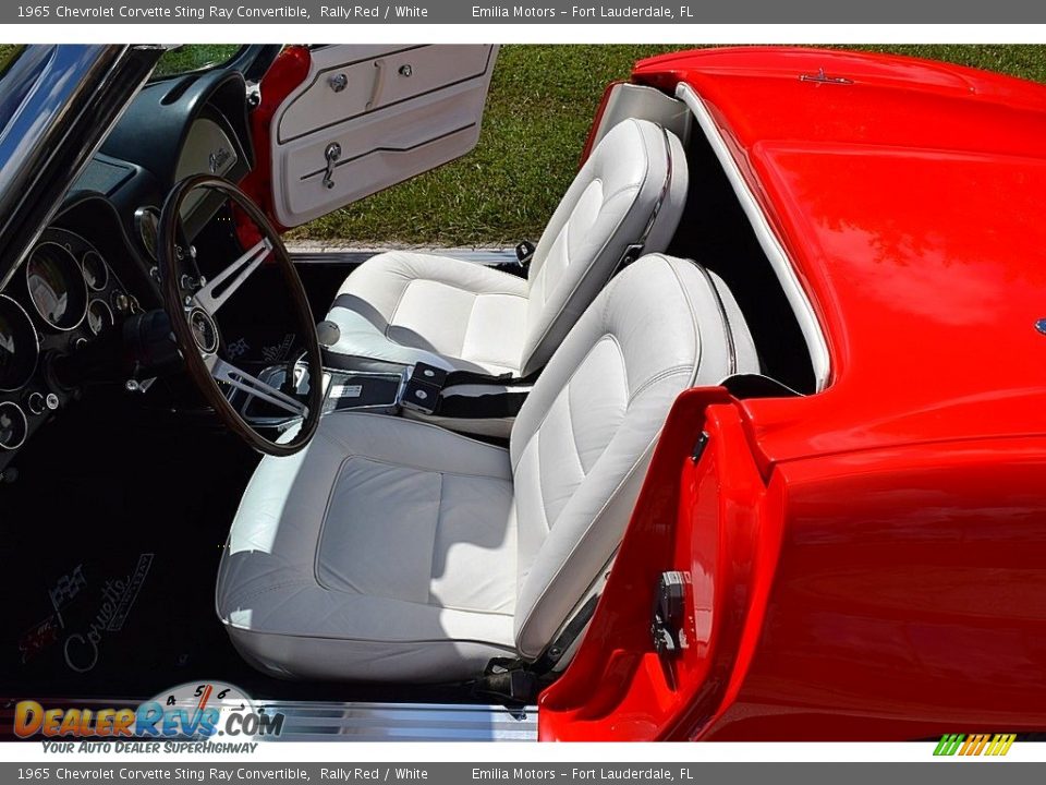 Front Seat of 1965 Chevrolet Corvette Sting Ray Convertible Photo #57