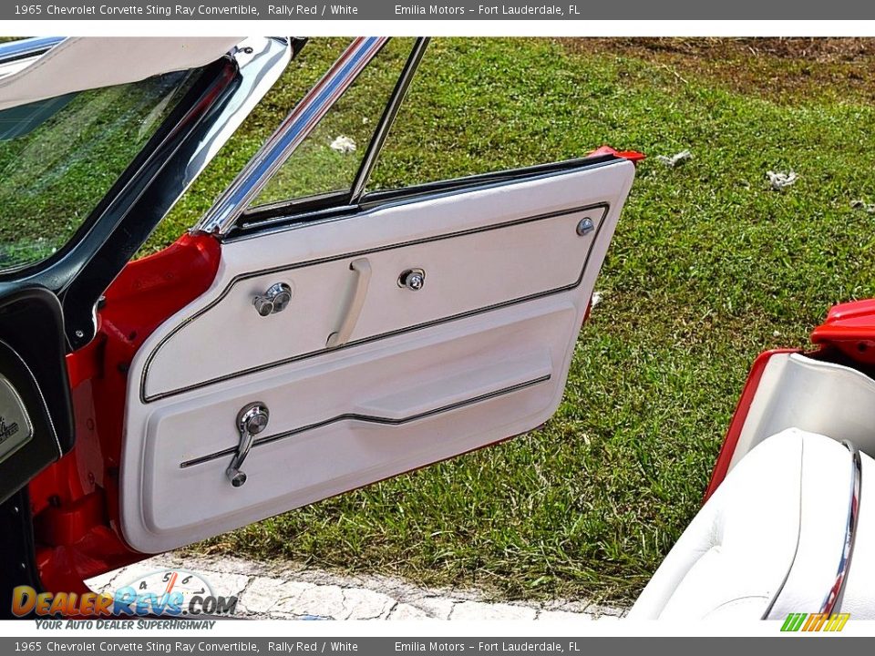 Door Panel of 1965 Chevrolet Corvette Sting Ray Convertible Photo #58