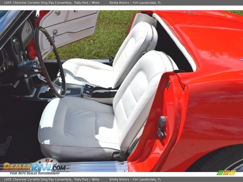 Front Seat of 1965 Chevrolet Corvette Sting Ray Convertible Photo #59