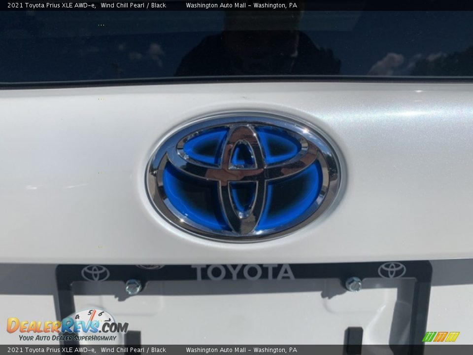 2021 Toyota Prius XLE AWD-e Wind Chill Pearl / Black Photo #21