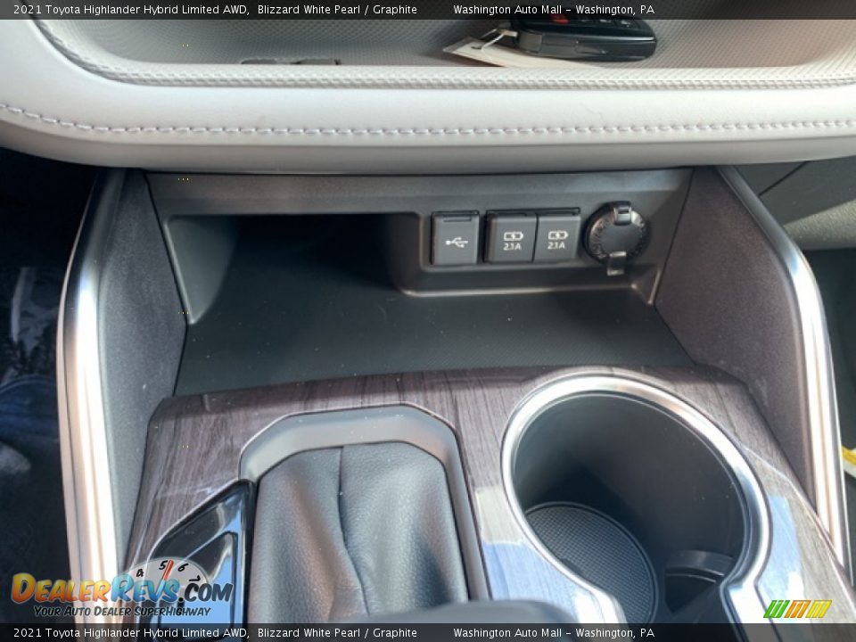 2021 Toyota Highlander Hybrid Limited AWD Blizzard White Pearl / Graphite Photo #15