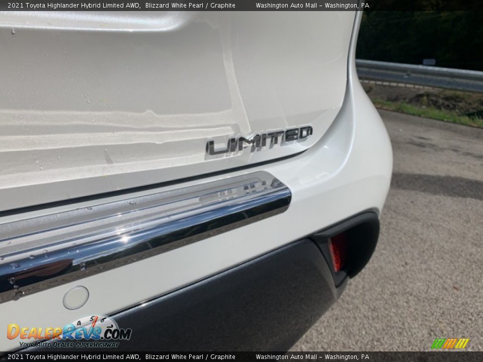 2021 Toyota Highlander Hybrid Limited AWD Logo Photo #31
