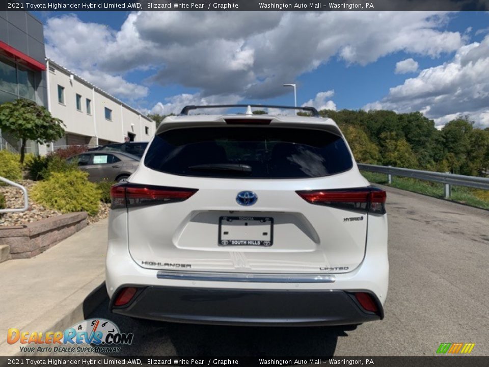 2021 Toyota Highlander Hybrid Limited AWD Blizzard White Pearl / Graphite Photo #32