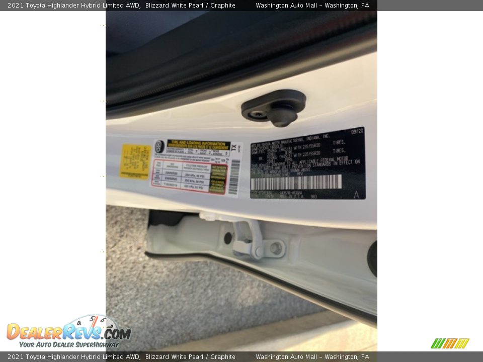 2021 Toyota Highlander Hybrid Limited AWD Blizzard White Pearl / Graphite Photo #36