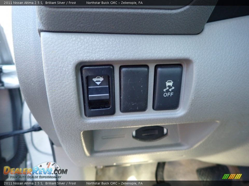 2011 Nissan Altima 2.5 S Brilliant Silver / Frost Photo #18