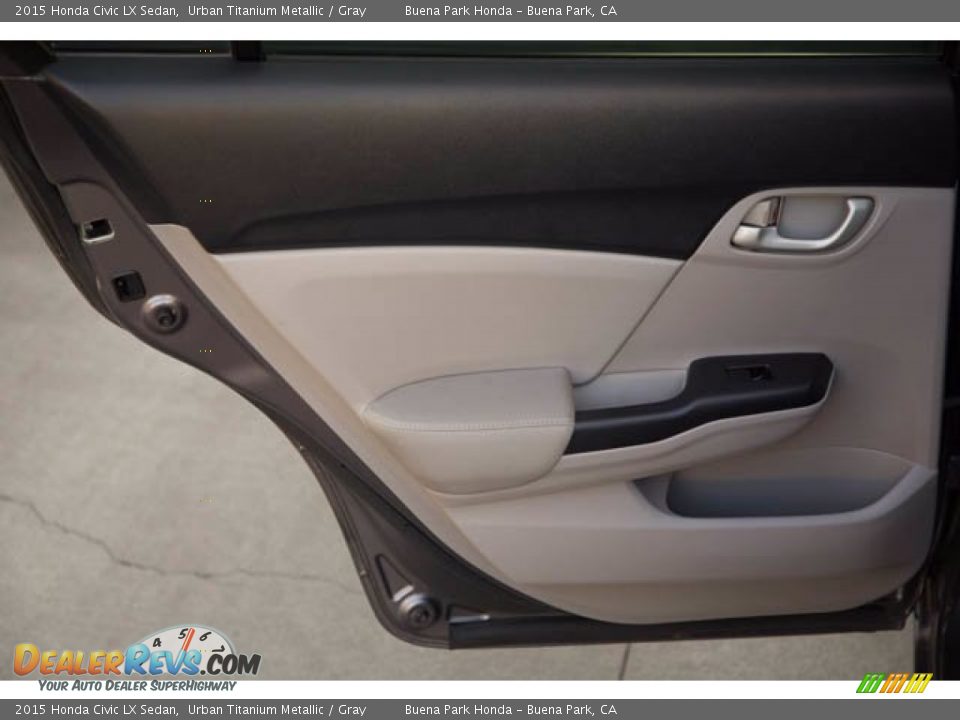 2015 Honda Civic LX Sedan Urban Titanium Metallic / Gray Photo #28