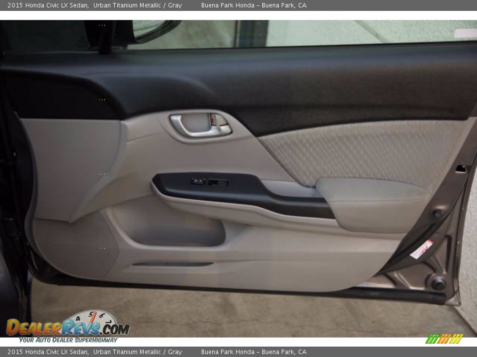 2015 Honda Civic LX Sedan Urban Titanium Metallic / Gray Photo #30