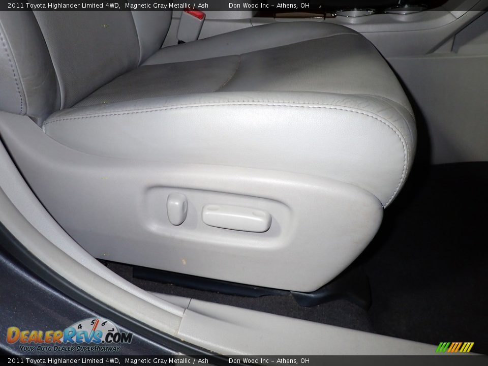 2011 Toyota Highlander Limited 4WD Magnetic Gray Metallic / Ash Photo #25