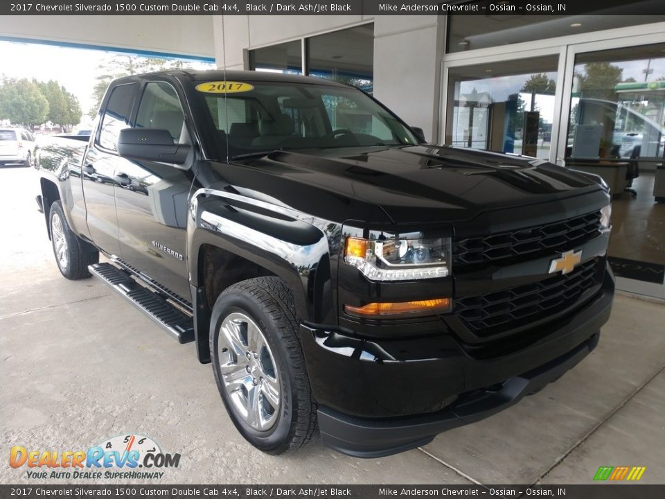 2017 Chevrolet Silverado 1500 Custom Double Cab 4x4 Black / Dark Ash/Jet Black Photo #2