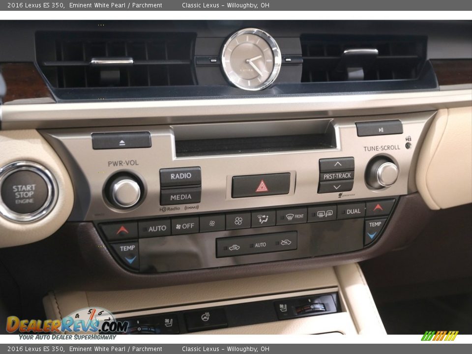 Controls of 2016 Lexus ES 350 Photo #15