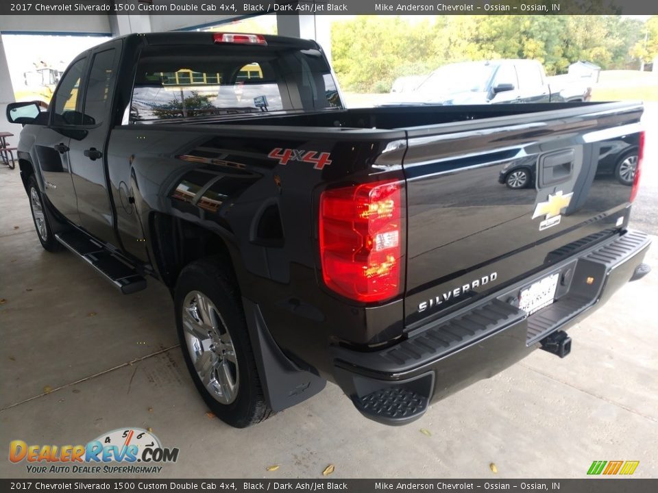 2017 Chevrolet Silverado 1500 Custom Double Cab 4x4 Black / Dark Ash/Jet Black Photo #7