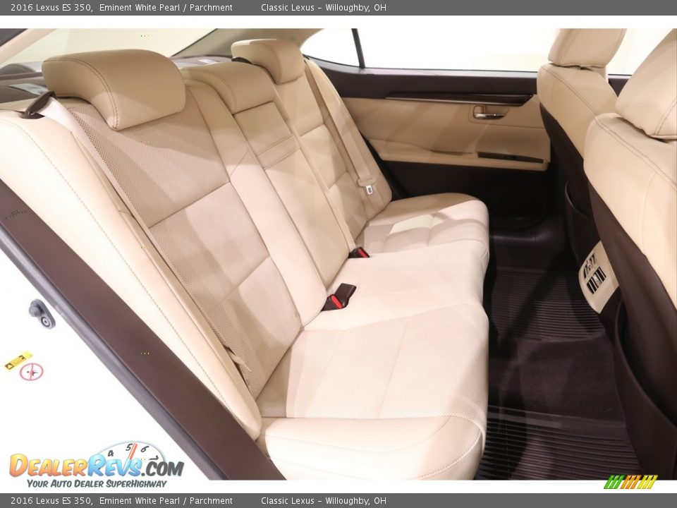 Rear Seat of 2016 Lexus ES 350 Photo #31