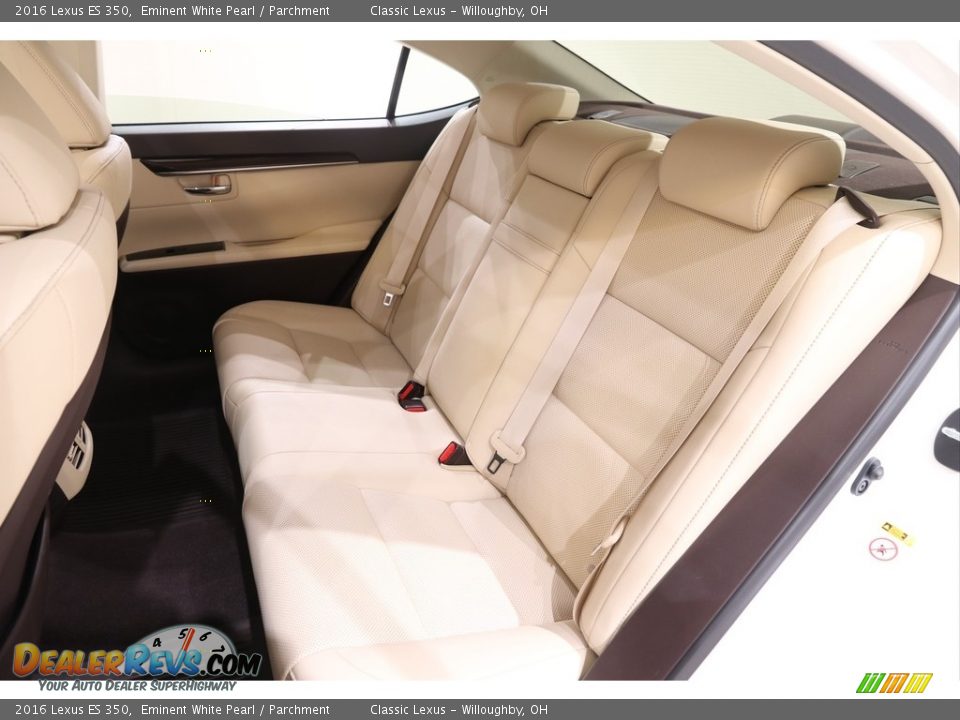 Rear Seat of 2016 Lexus ES 350 Photo #32