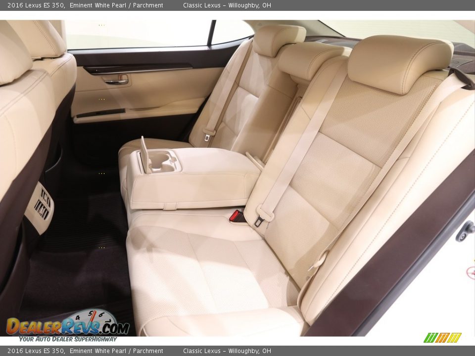 Rear Seat of 2016 Lexus ES 350 Photo #33