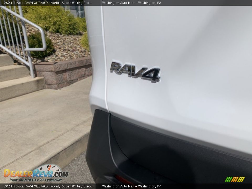 2021 Toyota RAV4 XLE AWD Hybrid Super White / Black Photo #27