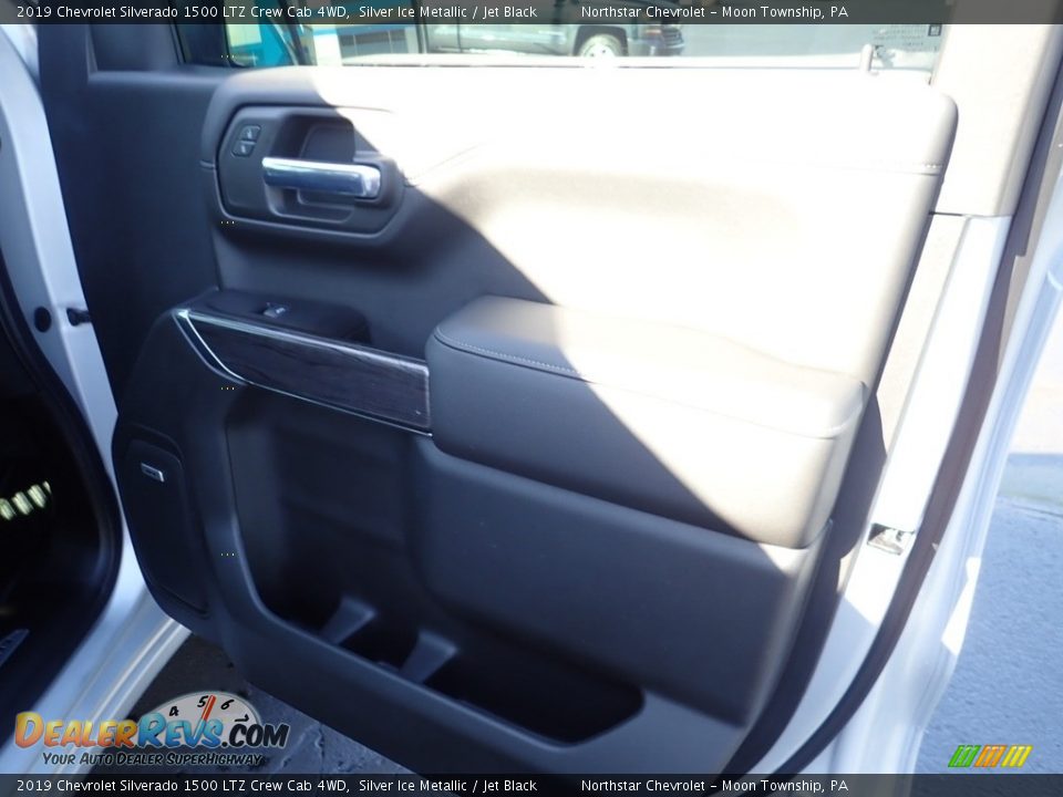 2019 Chevrolet Silverado 1500 LTZ Crew Cab 4WD Silver Ice Metallic / Jet Black Photo #17