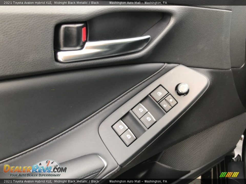 Controls of 2021 Toyota Avalon Hybrid XLE Photo #5