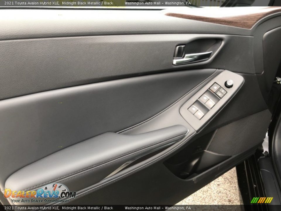 Door Panel of 2021 Toyota Avalon Hybrid XLE Photo #6
