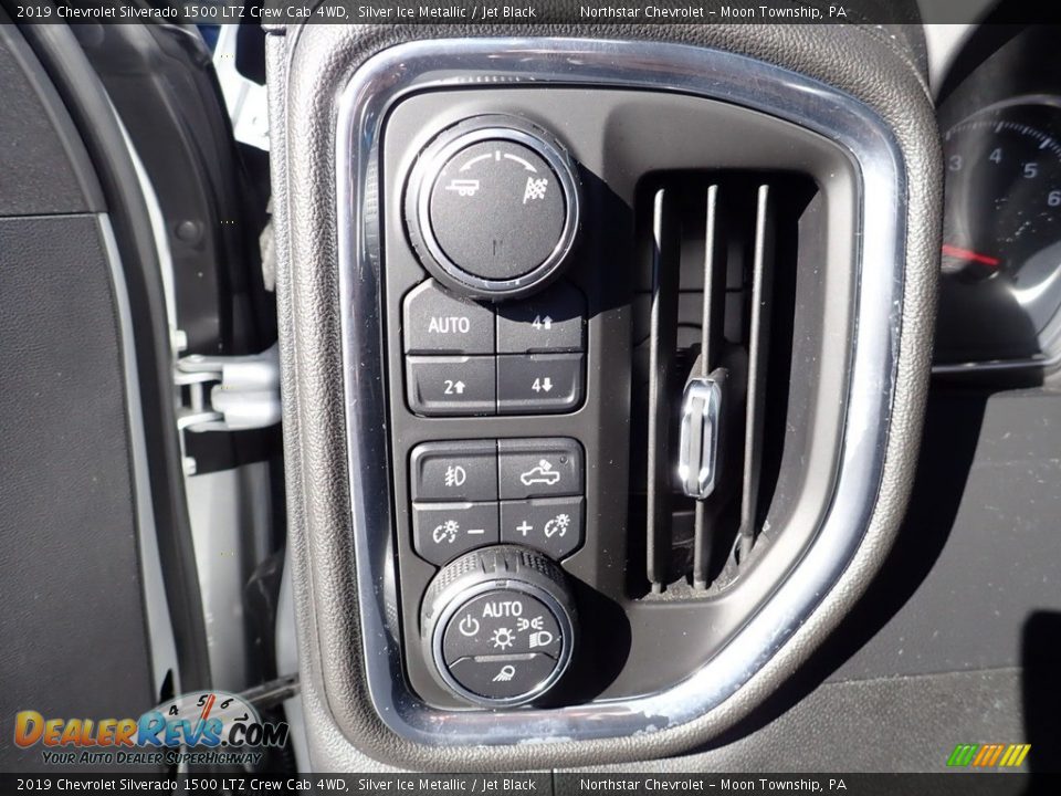 2019 Chevrolet Silverado 1500 LTZ Crew Cab 4WD Silver Ice Metallic / Jet Black Photo #26