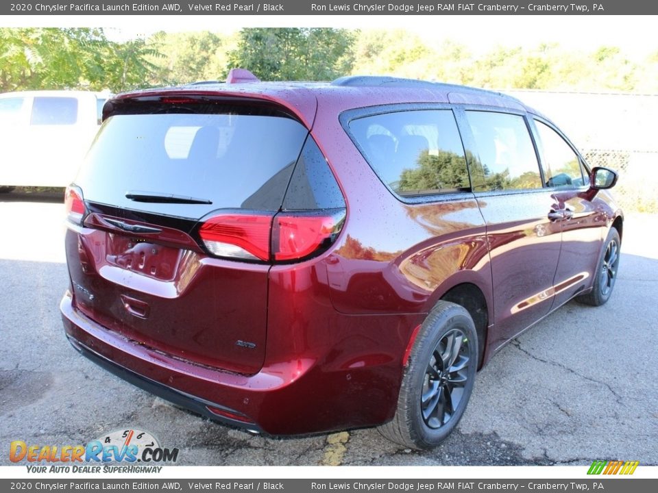 2020 Chrysler Pacifica Launch Edition AWD Velvet Red Pearl / Black Photo #5