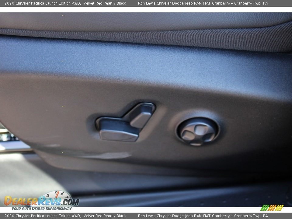 2020 Chrysler Pacifica Launch Edition AWD Velvet Red Pearl / Black Photo #12