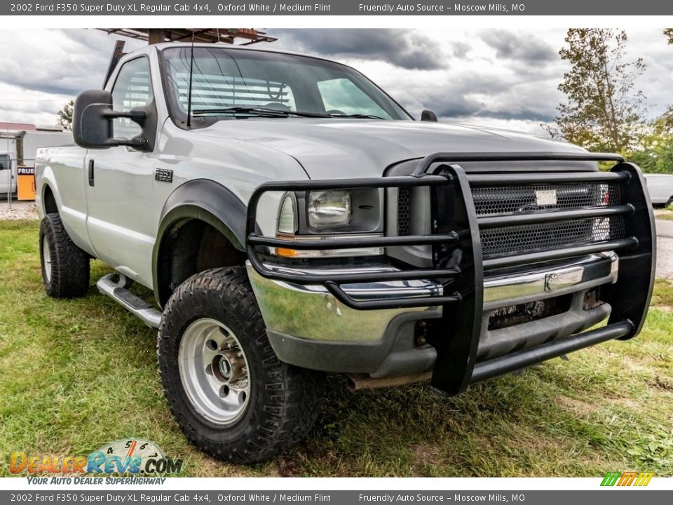 2002 Ford F350 Super Duty XL Regular Cab 4x4 Oxford White / Medium Flint Photo #1