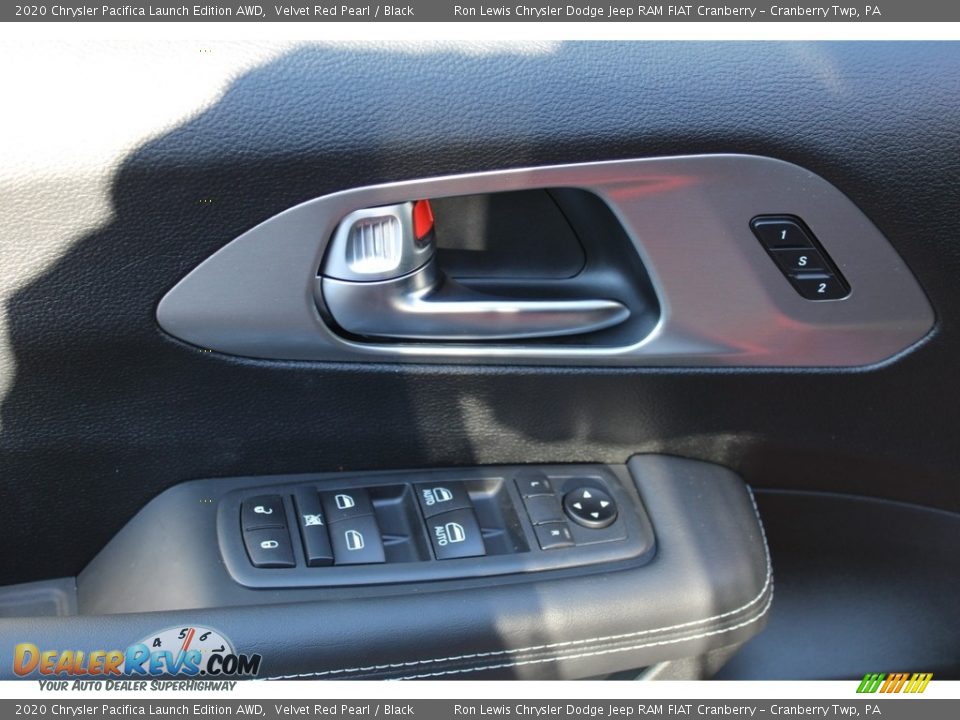 2020 Chrysler Pacifica Launch Edition AWD Velvet Red Pearl / Black Photo #17