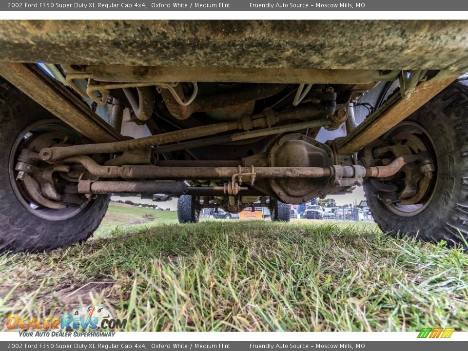 Undercarriage of 2002 Ford F350 Super Duty XL Regular Cab 4x4 Photo #10
