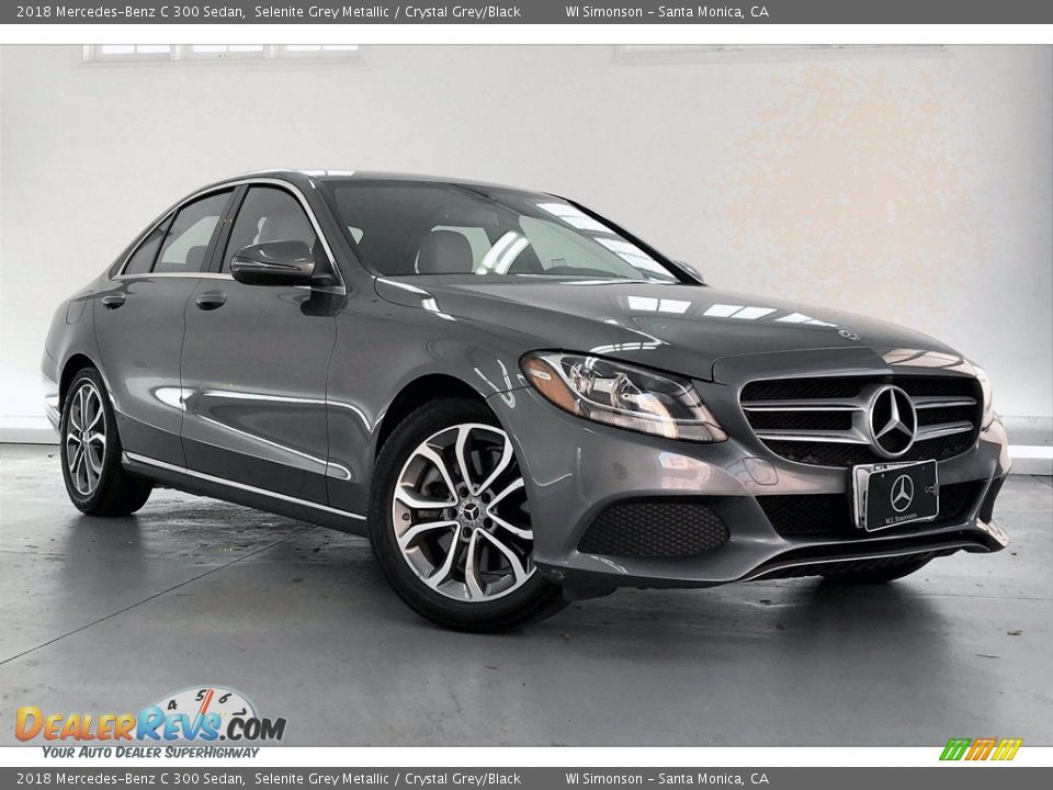 Front 3/4 View of 2018 Mercedes-Benz C 300 Sedan Photo #34