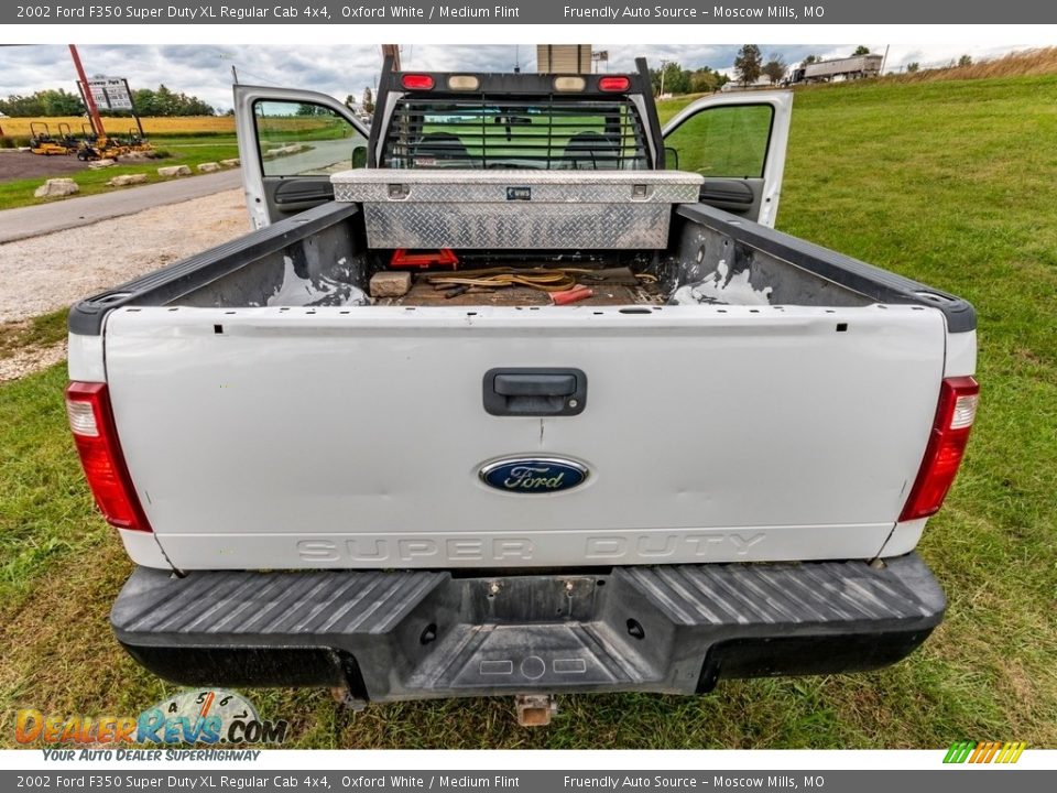 2002 Ford F350 Super Duty XL Regular Cab 4x4 Oxford White / Medium Flint Photo #23