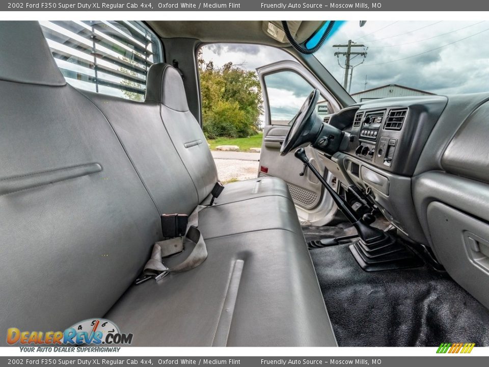 Medium Flint Interior - 2002 Ford F350 Super Duty XL Regular Cab 4x4 Photo #27