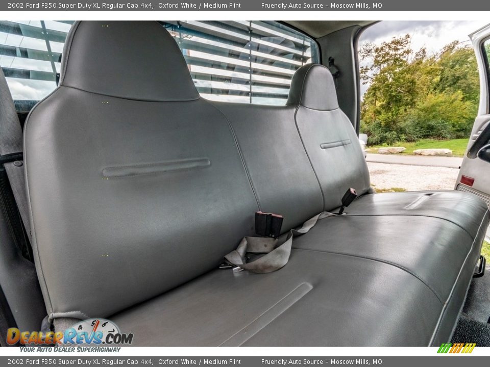 Front Seat of 2002 Ford F350 Super Duty XL Regular Cab 4x4 Photo #28