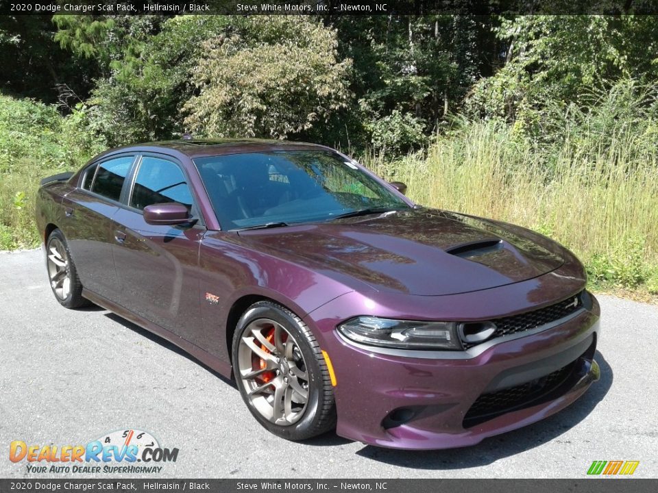 Front 3/4 View of 2020 Dodge Charger Scat Pack Photo #4