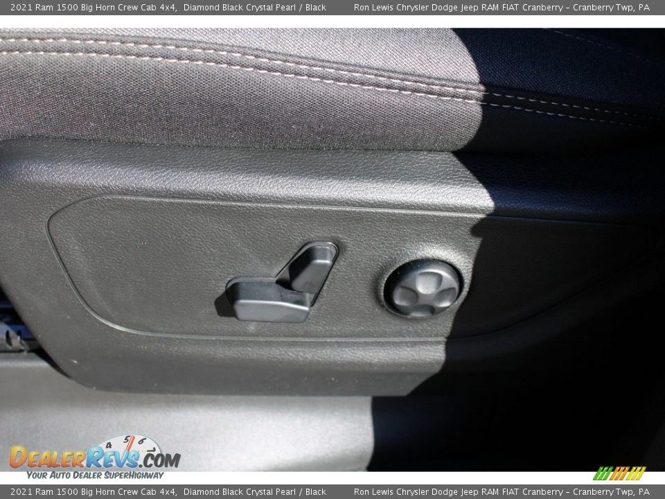 2021 Ram 1500 Big Horn Crew Cab 4x4 Diamond Black Crystal Pearl / Black Photo #11