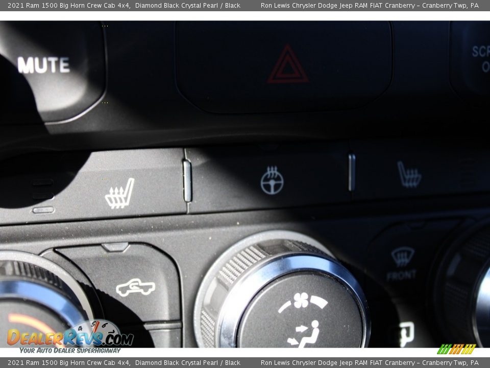 2021 Ram 1500 Big Horn Crew Cab 4x4 Diamond Black Crystal Pearl / Black Photo #17