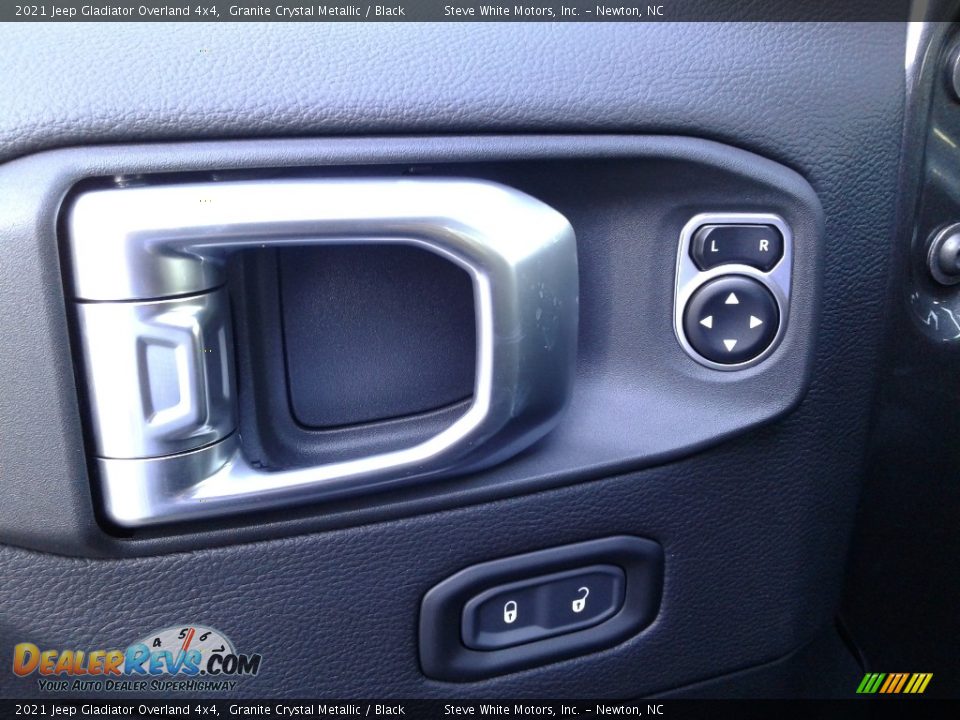 Controls of 2021 Jeep Gladiator Overland 4x4 Photo #12