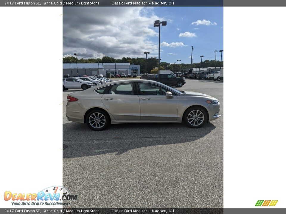 2017 Ford Fusion SE White Gold / Medium Light Stone Photo #4