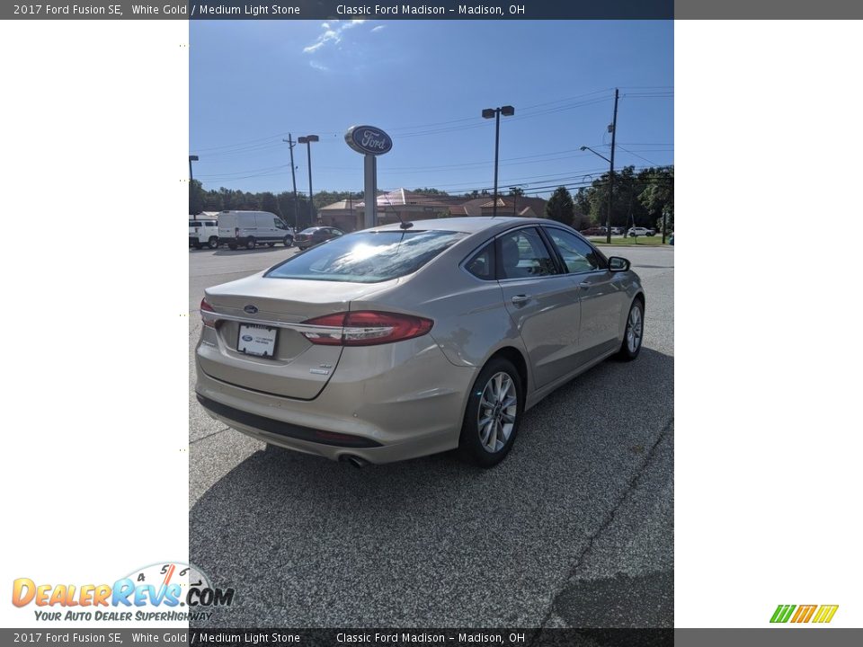 2017 Ford Fusion SE White Gold / Medium Light Stone Photo #5